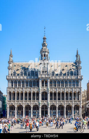 La Maison du Roi, un immeuble néo-gothique du xixème siècle sur la Grand Place à Bruxelles, Belgique, abrite le Musée de la ville de Bruxelles. Banque D'Images