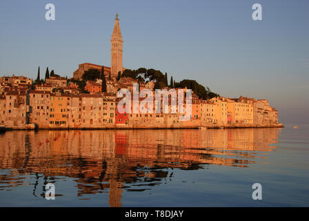 Rovinj, un ancien port de mer une fois régi par la République de Venise, est une grande famille friendly destination hors des sentiers battus. Banque D'Images