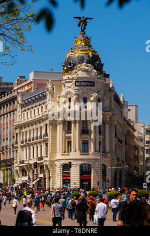 Bâtiment Metropolis sur l''avenue Gran Vía de Madrid, ville. L'Espagne, l'Europe Banque D'Images