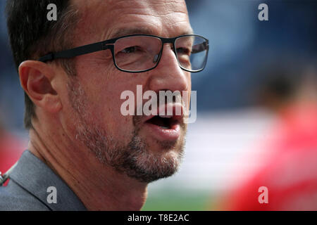 Hessen, Allemagne. 12 mai, 2019. 12 mai 2019, Hessen, Frankfurt/M. : Soccer : Bundesliga, l'Eintracht Frankfurt - FSV Mainz 05, 33e journée à la Commerzbank Arena. Le Frankfurt manager Fredi Bobic. Photo : Thomas Frey/DPA - NOTE IMPORTANTE : en conformité avec les exigences de la DFL Deutsche Fußball Liga ou la DFB Deutscher Fußball-Bund, il est interdit d'utiliser ou avoir utilisé des photographies prises dans le stade et/ou la correspondance dans la séquence sous forme d'images et/ou vidéo-comme des séquences de photos. Dpa : Crédit photo alliance/Alamy Live News Banque D'Images