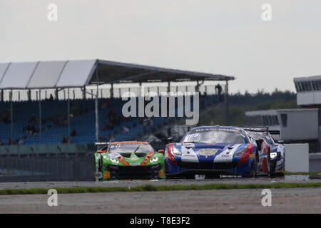 Silverstone, UK. 12 mai, 2019. Ferrari 488 GT Racing SMP3 avec les pilotes Miguel Molina, Mikhail Aleshin et Davide Rigon au cours de la 2019 GT série Blancpain Endurance Cup sur le circuit de Silverstone, Silverstone, en Angleterre, le 12 mai 2019. Photo par Jurek Biegus. Usage éditorial uniquement, licence requise pour un usage commercial. Aucune utilisation de pari, de jeux ou d'un seul club/ligue/dvd publications. Credit : UK Sports Photos Ltd/Alamy Live News Banque D'Images