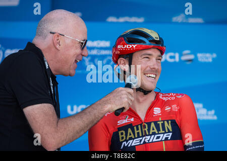 Sacramento, Californie, USA. 12 mai, 2019. ROHAN DENNIS australienne, d'Bahrain-Merida (BRN) sourit pendant une entrevue avant l'étape 1 de la 2019 Amgen Tour de Californie à la California State Capitol de ville de Sacramento le dimanche après-midi. Stade 1 commence et se termine à Sacramento, où l'American et Sacramento rencontrez avant vers l'ouest. C'est la course 10ème année à Sacramento.L 2019 Amgen Tour de Californie race mettra en vedette des routes pittoresques en Californie, des côtes et des paramètres iconiques, avec plus de 750 milles de course à travers les sept jours de l'événement. La course se déroulera au nord Banque D'Images