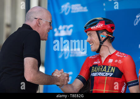 Sacramento, Californie, USA. 12 mai, 2019. ROHAN DENNIS australienne, d'Bahrain-Merida (BRN) est présenté avant l'étape 1 de la 2019 Amgen Tour de Californie à la California State Capitol de ville de Sacramento le dimanche après-midi. Stade 1 commence et se termine à Sacramento, où l'American et Sacramento rencontrez avant vers l'ouest. C'est la course 10ème année à Sacramento.L 2019 Amgen Tour de Californie race mettra en vedette des routes pittoresques en Californie, des côtes et des paramètres iconiques, avec plus de 750 milles de course à travers les sept jours de l'événement. La course se déroulera du nord au sud thr Banque D'Images