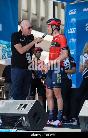 Sacramento, Californie, USA. 12 mai, 2019. ROHAN DENNIS australienne, d'Bahrain-Merida (BRN) est présenté avant l'étape 1 de la 2019 Amgen Tour de Californie à la California State Capitol de ville de Sacramento le dimanche après-midi. Stade 1 commence et se termine à Sacramento, où l'American et Sacramento rencontrez avant vers l'ouest. C'est la course 10ème année à Sacramento.L 2019 Amgen Tour de Californie race mettra en vedette des routes pittoresques en Californie, des côtes et des paramètres iconiques, avec plus de 750 milles de course à travers les sept jours de l'événement. La course se déroulera du nord au sud thr Banque D'Images