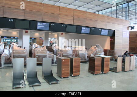 Berlin, Allemagne. Le 08 mai, 2019. Poursuite de la construction de l'aéroport de Brandebourg Berlin (Berlin Brandenburg "Willy Brandt") est vu le 8 mai 2019, à Berlin, Allemagne. Crédit : Martin Weiser/CTK Photo/Alamy Live News Banque D'Images