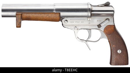 Un signal flare pistol Walther mod. SLd, U-Bootswaffe Cal. 4 (26,65 mm), no. 888. Alésages lumineux, longueur 230 mm. Longueur totale 340 mm. La preuve de la couronne/BU. Fabriqué en 1939. Borne de signal. Sur le côté gauche du châssis Walther dénomination sociale, mais on ne sait pas précisément à côté de l'acceptation de la marine mark eagle/swastika/M/III/3. Sélecteur de feu marqué 'l' et 'r' pour seule prise par la gauche ou la droite le baril et "oppelschuss' simultanément pour les deux tirs de canons. Fabrication de toutes les pièces de poli mat Nirosta acier à haute teneur, en partie encore dans sa graisse d'origine. , Additional-Rights Clearance-Info-noyer-Not-Available Banque D'Images