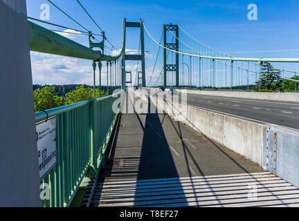 Deux ponts de suspension connu sous le pont Narrows à Tacoma, Washington. Banque D'Images