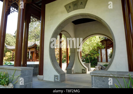 La terrasse de jardin chinois, miroir de Jade, le Huntington Botanical Gardens Banque D'Images