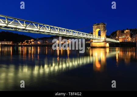 France, Isère, Vienne, pont suspendu sur le Rhône Banque D'Images