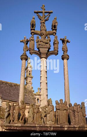 La France, Finistère, Saint Thegonnec, étape sur le chemin de Saint Jacques de Compostelle, calvaire détails de l'enclos paroissial Banque D'Images