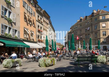 La Suisse, Genève, Suisse, dans le centre historique, café terrasse sur Bourg de Four Square Banque D'Images