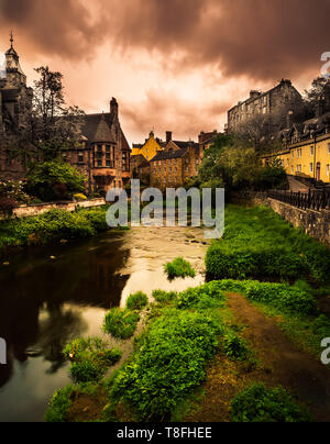 Dean village de Edinburgh Scotland UK avec ciel dramatique Banque D'Images