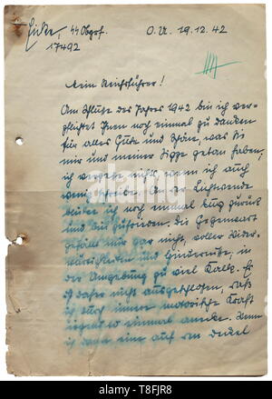 Theodor Eicke - une lettre manuscrite de quatre pages de Himmler contresigné avec Himmler's initiales HH', (tr) Reichsführer 'My ! À la fin de l'année 1942 je suis obligé de vous remercier une fois encore pour tout bon et beau que vous avez fait pour moi et ma famille...l'actuel ne plaît pas à moi du tout, plein d'obstacles et repulsiveness...plus forte intérieurement et prêt pour l'action...devenir enragé, quand on voit l'épuisement en uniforme autour de la mouture ici dans cette odieuse place derrière la ligne de front...pour la nouvelle année 1943 Je vous souhaite, ainsi qu'à la res.Div. tout le meilleur de m, Editorial-Use-seulement Banque D'Images