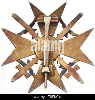 Oberst Werner Mölders - une croix en or espagnole avec des épées et des diamants La croix corps de ce 'classe' de la Croix-Rouge espagnole en argent doré est un peu plus élevé que celui de la basse-cours de bourse. En ce qui concerne d'autres caractéristiques de la production, cette plus haute la bravoure de la guerre civile espagnole a également cle 20e siècle, Editorial-Use-seulement Banque D'Images
