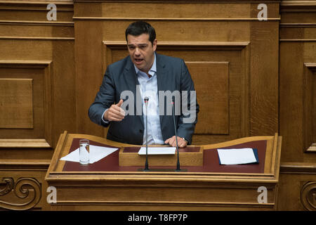 Athènes, Grèce. 14Th Aug 2015. Le Premier ministre grec Alexis Tsipras parle pendant une nuit de débat du Parlement grec sur un nouvel accord de renflouement à Athènes, Grèce. Crédit : Nicolas Koutsokostas/Alamy Stock Photo.. Banque D'Images