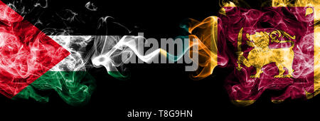 La Palestine contre le Sri Lanka, Sri-Lankais smoky mystic drapeaux placés côte à côte. Soyeux de couleur épais fume pavillon de Palestiniens et le Sri Lanka, le Sri Lanka. Banque D'Images
