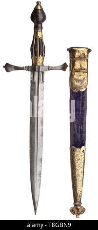 Une dague Renaissance doré allemand, 16ème/19ème siècle arme à double lame, rainurés sur les deux faces, avec point renforcé et court ricasso. Fer à repasser, courbe quillons, chaque côté avec un mascaron doré, riveté. Laiton recouvert de cuir, avec poignée en bois monté en forme de poire pommeau en fer. Le fourreau en bois recouvert de velours et de dorures, avec raccords en cuivre finement ciselé en demi relief. Le médaillon avec l'inscription de Mars et Vénus avec Cupidon, la petite chape avec Mercure ailé et Aesculapian personnel, chacune entourée par trois dimensions, faites défiler et de fleurs, Additional-Rights Clearance-Info-decorat-Not-Available Banque D'Images