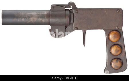 Une seule branche très pistolet, Première Guerre mondiale, la marine Cal. 4, no. 574. Les numéros correspondants. Le baril chute, longueur 128 mm. Longueur totale 250 mm. Le fermoir de capture. Double action. Construit et fabriqué par Artilleriewerft Wilhelmshaven, année de production 1917. Sur le dessus du récepteur marqué 'AW.W.17 No 574", en bas à gauche du boîtier Canon Mark acceptation marine couronne/M. Pas d'autres timbres ou inscriptions. Fabrication tout acier, cadran gris, sur le terrain et dans un chouette partiellement patine. Grip en outre équipée de trois boutons au lieu de bois de hêtre grip, Additional-Rights Clearance-Info-volet-Not-Available Banque D'Images