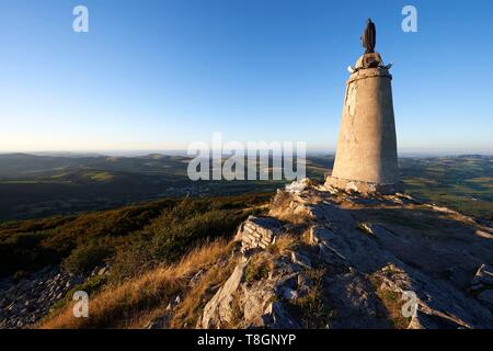 La France, Tarn, Lacaune, Monts de Lacaune, Parc Naturel Régional du Haut Languedoc, le roc de Montalet, lieu de pèlerinage, statue de la Vierge Banque D'Images