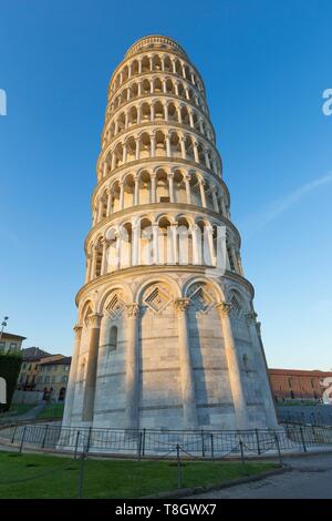 Italie, Toscane, Pise, Pisa, Piazza dei Miracoli inscrite au Patrimoine Mondial de l'UNESCO, la tour de Pise Banque D'Images