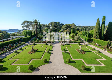 France, Alpes Maritimes, Saint Jean Cap Ferrat, la Villa et jardins Ephrussi de Rothschild, le jardin français // France, Alpes-Maritimes (06), Saint-Jea Banque D'Images