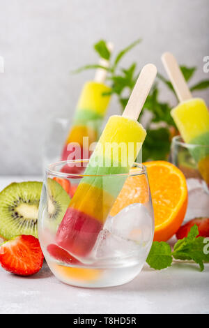 Les popsicles maison délicieux Banque D'Images