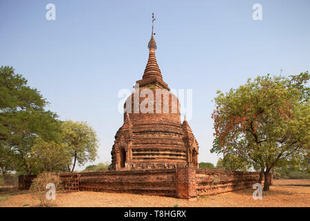 Stupa près de Ywa haung gyi temple, vieux village de Bagan, Mandalay, Myanmar, la région, l'Asie Banque D'Images