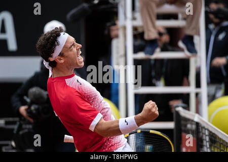 Rome, Italie. 13 mai, 2019. Marco Cecchinato (ITA) célèbre la victoire contre Alex De Minaur (AUT) au cours d'Internazionali BNL D'Italia Italian Open au Foro Italico, Rome, Italie le 13 mai 2019. Photo par Giuseppe maffia. Credit : UK Sports Photos Ltd/Alamy Live News Banque D'Images