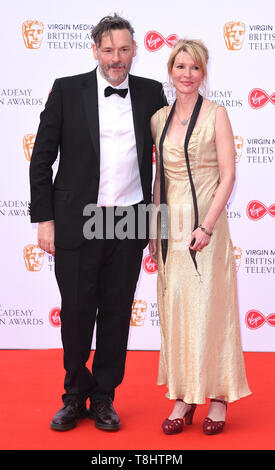 Londres, Royaume-Uni. Julian Barratt, Julia Davis à la British Academy Television Awards 2019tenue au Festival Hall, Belvedere Road, Londres, le dimanche 12 mai 2019 Ref : CMT392 -J4880-130519 Vivienne Vincent/Monument des médias. . Credit : CMT MEDIA/Alamy Live News Banque D'Images