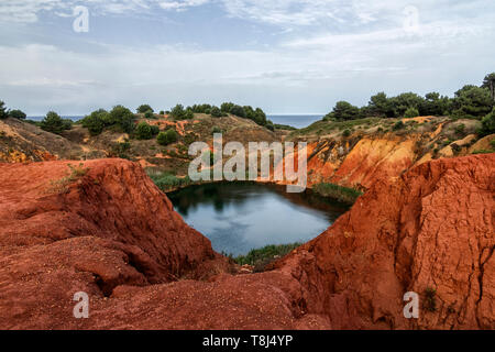 La bauxite carrière près de Otranto, Lecce, Pouilles, Italie Banque D'Images