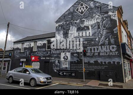 Royaume-uni, Irlande du Nord, l'Ulster, le comté d'Antrim, Belfast, Belfast Titanic murale dans East dock area Banque D'Images