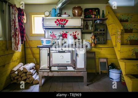 Le Canada, la Nouvelle-Écosse, Digby, Maud Lewis House Réplique construite par Murray Ross, réplique parfaite du peintre Maude Lewis's house à la Art Gallery of Nova Scotia, à Halifax, de l'intérieur, ER-CAN-18-02 Banque D'Images