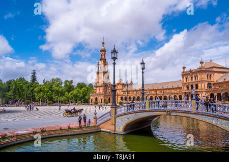 Séville espagne 8 Mai 2019 La Plaza de Espania est un Square situé dans le parc à Séville construit en 1928 pour l'Exposition Ibéro-américaine de 1929. Banque D'Images