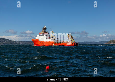 AHTS Offshore anchor handling tug supply navire normand Ranger sur Byfjorden, à l'extérieur de Bergen, Norvège. Banque D'Images