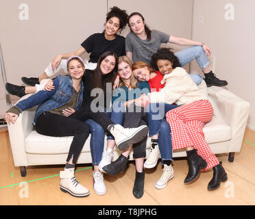 Les 'Macbeth' Red Bull Theatre production entreprise photocall au vignoble studios de pratique comprend : Sharlene Cruz, Ismenia Mendes, Lily Santiago, Isabelle Fuhrman, Sophie Kelly-Hedrick, AnnaSophia Robb, Ayana Workman Où : New York, New York, United States Quand : 12 Avr 2019 Crédit : Joseph Marzullo/WENN.com Banque D'Images