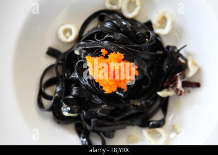 Squid encre spaghetti Banque D'Images