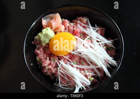 La nourriture japonaise , don thon thon cru sur le riz Banque D'Images