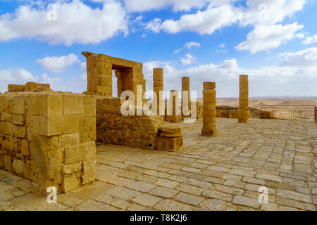 Vue sur les ruines de l'ancienne ville nabatéenne d'Avdat, maintenant un parc national, dans le désert du Néguev, dans le sud d'Israël Banque D'Images