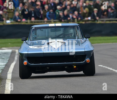 Nick Jarvis, Stig Blomqvist, Chevrolet Corvette Sting Ray, Graham Hill Trophy, cockpit fermé voitures GT Prototype, voitures, esprit de la courses TT RAC 1960 Banque D'Images