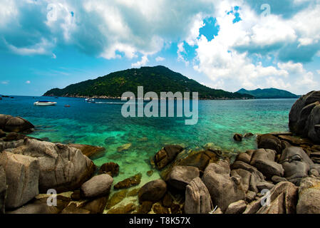 Vue sur l'île de Koh Tao de Ko Nang Yuan en Thaïlande, Asie Banque D'Images