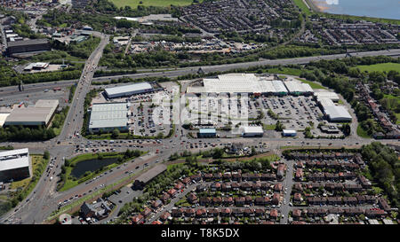 Vue aérienne de Snipe Retail Park, Audenshaw, Manchester Banque D'Images