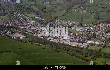 Vue aérienne de Mytholmroyd, Hebden Bridge, West Yorkshire, Royaume-Uni Banque D'Images