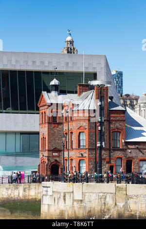 Le bâtiment de l'Administration de pilotage, près de Canning Dock, Mersey, à Liverpool. Le bâtiment a été ouvert en 1883 pour la gestion de la chambre de l'port bateaux pilotes. Banque D'Images