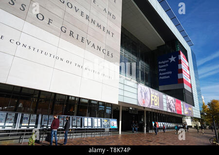 Vue extérieure de Newseum sur Pennsylvania Avenue.Washington D.C.USA Banque D'Images