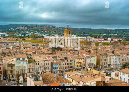 Narbonne, vue panoramique de la vieille ville au sud de la France. Vue de Narbonne du centre vers le nord. Banque D'Images