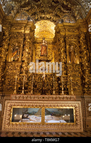 La chapelle de Notre Dame de la doctrine, l'Igreja de São Roque, Lisbonne, Portugal : kitsch, paillettes et bling Banque D'Images