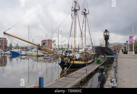 Rénovation HMS Pickle sur le vieux port et zone médiévale convertie d'une marina et d'un quart du patrimoine à Hull,Humberside,Yorkshire,Angleterre,UK Banque D'Images