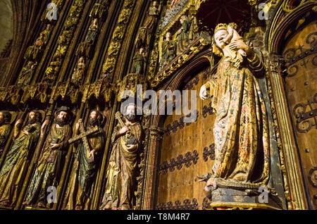 Laguardia, province d'Álava, Pays Basque, Espagne : portique gothique de l'église de Santa María de los Reyes dans le centre historique de la ville de Laguardia dans la R Banque D'Images