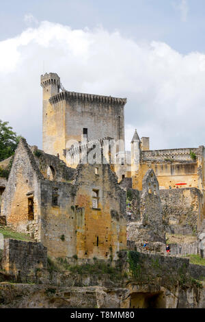 Les Eyzies-de-Côle (sud-ouest de la France) : Château de Commarque, d'un castrum médiéval comprenant un château, une chapelle et des maisons. Chateau de Comm Banque D'Images