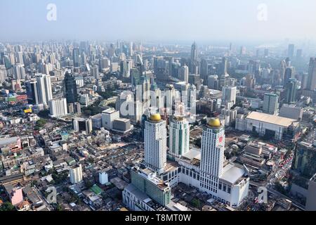 BANGKOK, THAÏLANDE - 24 décembre 2013 : Vue aérienne de l'architecture moderne à Bangkok. Bangkok est la plus grande ville de la Thaïlande avec 14 millions de personnes l Banque D'Images